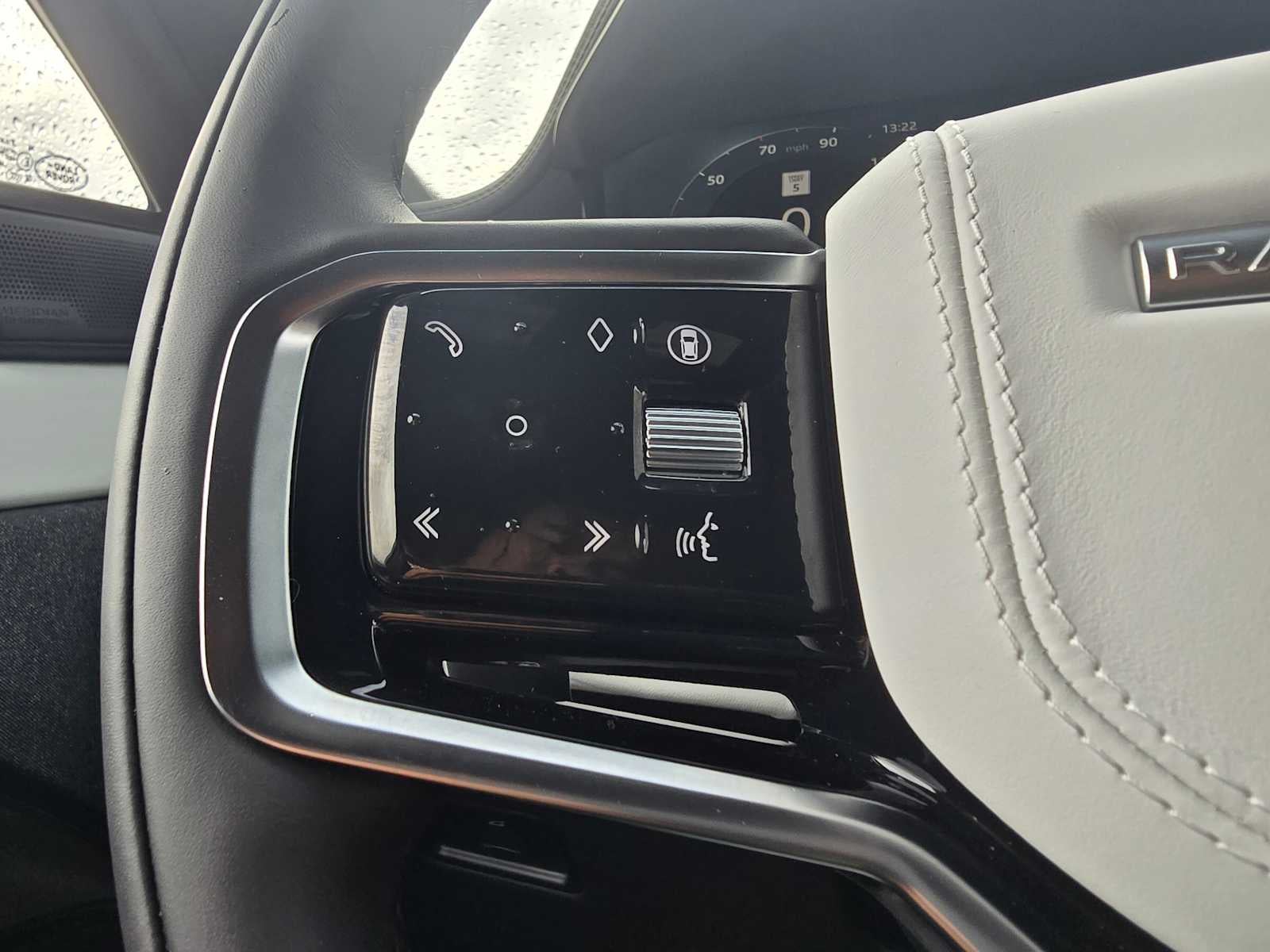 2026 Land Rover Range Rover Sport SE