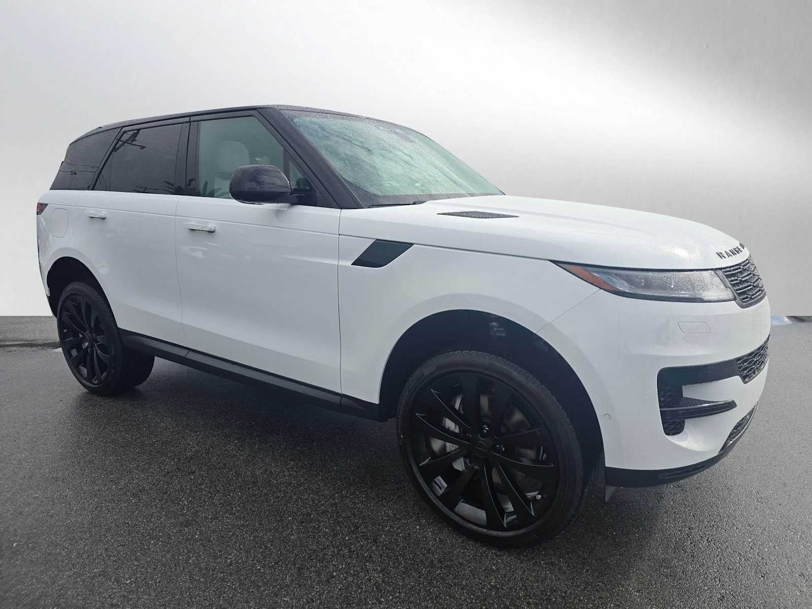 2026 Land Rover Range Rover Sport SE