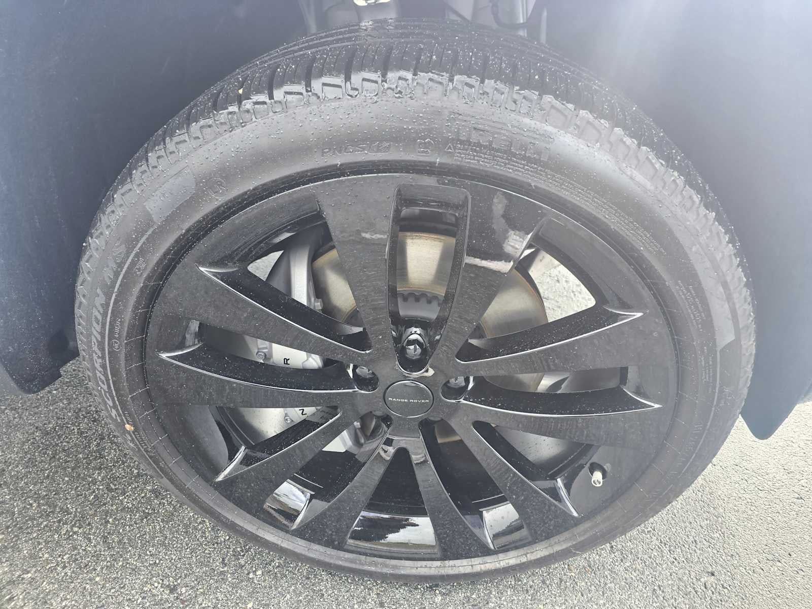 2026 Land Rover Range Rover Sport SE