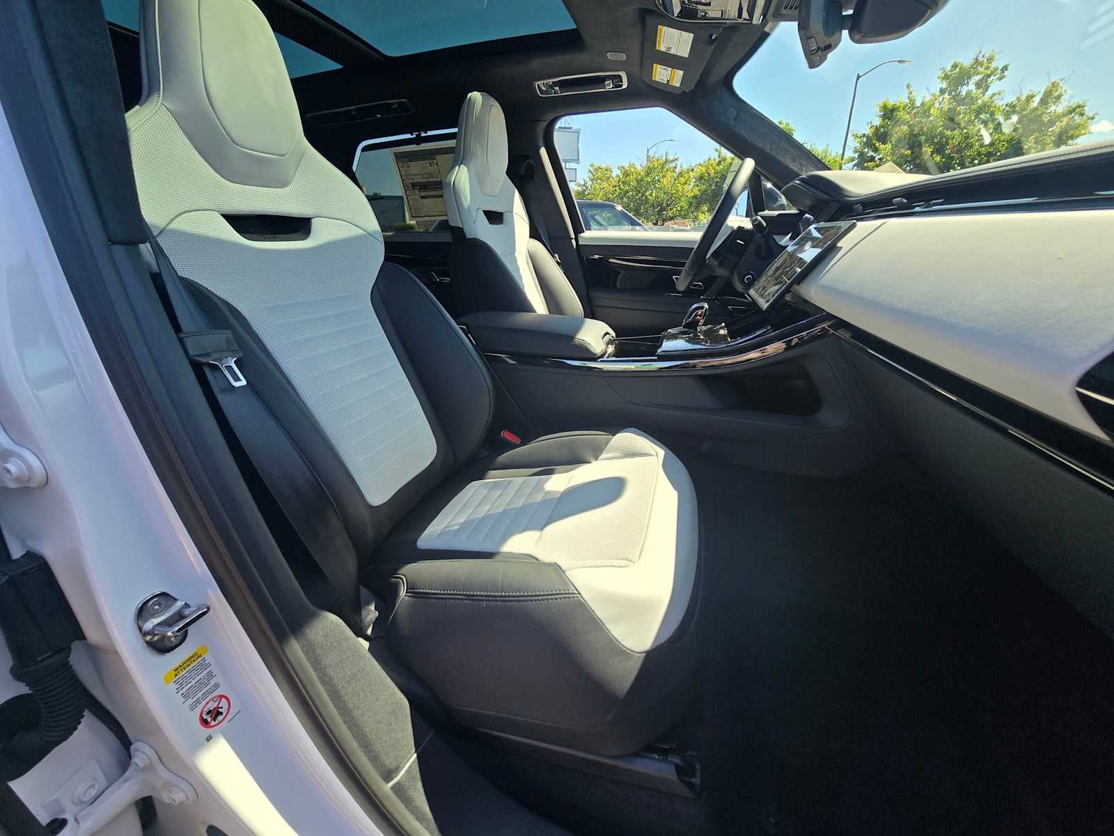 2026 Land Rover Range Rover Sport SV