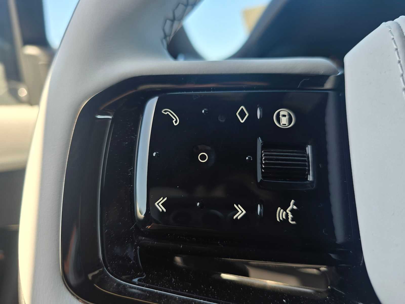 2026 Land Rover Range Rover Sport SV