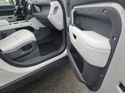 2026 Land Rover Defender X-Dynamic SE 110 P400