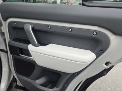 2026 Land Rover Defender X-Dynamic SE 110 P400