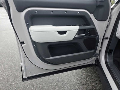 2026 Land Rover Defender X-Dynamic SE 110 P400