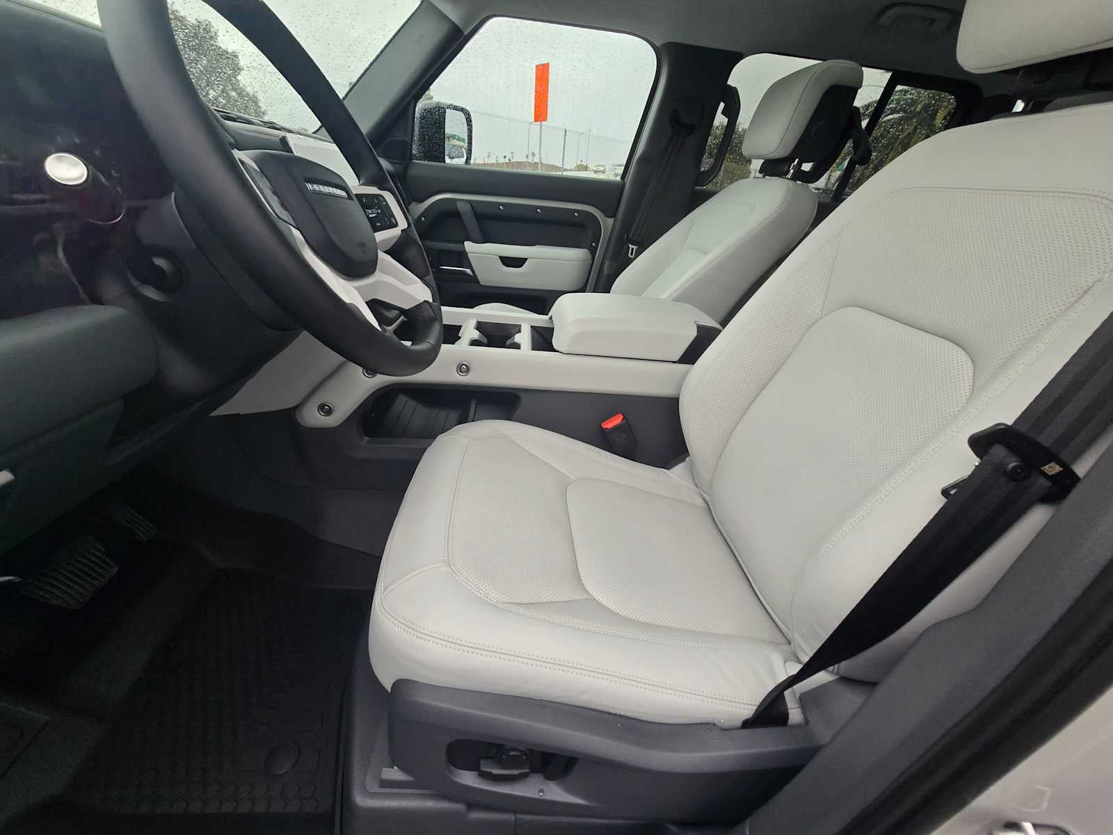 2026 Land Rover Defender X-Dynamic SE 110 P400