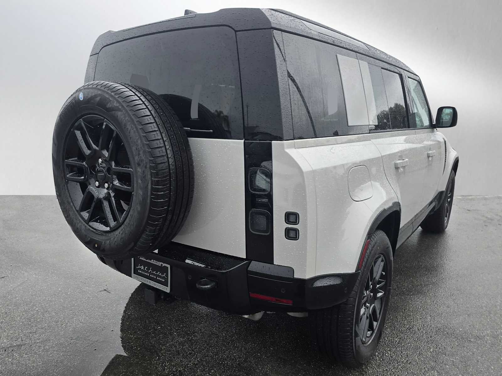2026 Land Rover Defender X-Dynamic SE 110 P400