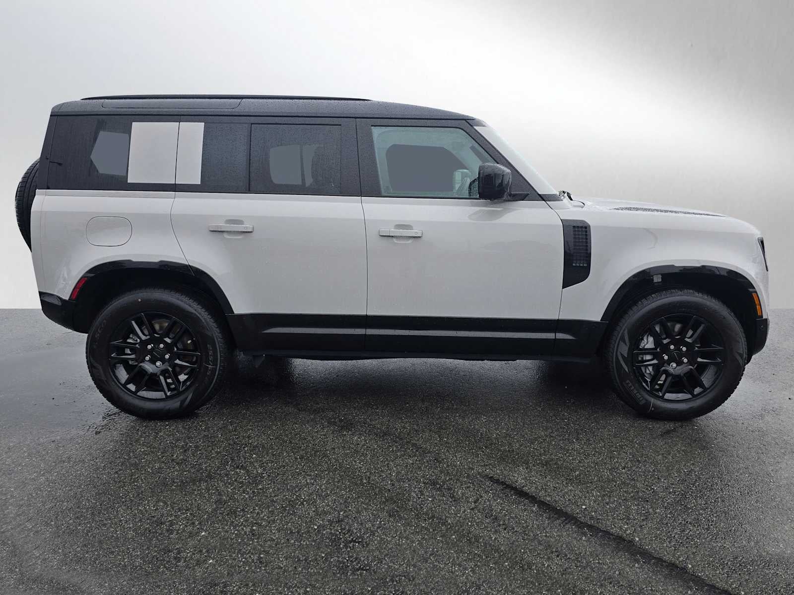 2026 Land Rover Defender X-Dynamic SE 110 P400