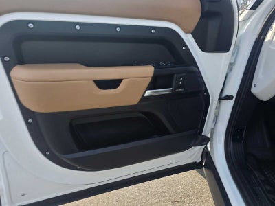 2026 Land Rover Defender X-Dynamic SE 110 P400