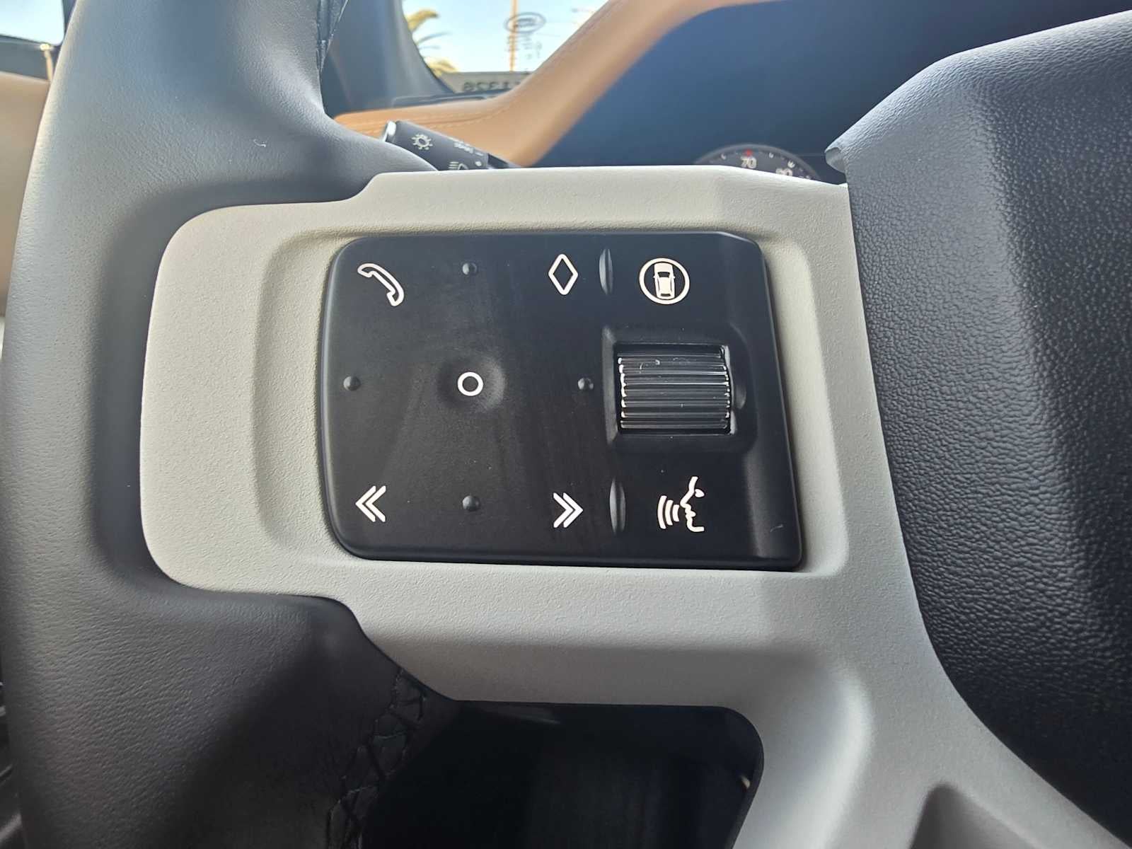 2026 Land Rover Defender X-Dynamic SE 110 P400