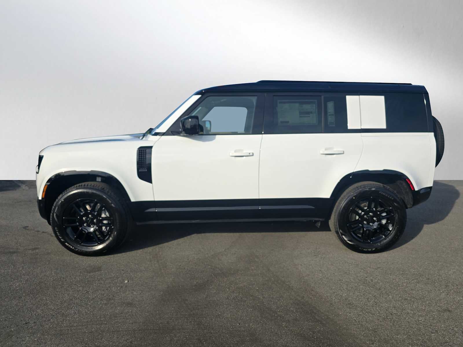2026 Land Rover Defender X-Dynamic SE 110 P400