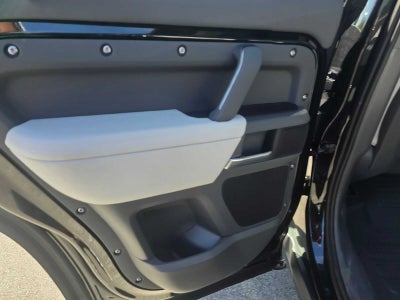 2026 Land Rover Defender X-Dynamic SE 110 P400