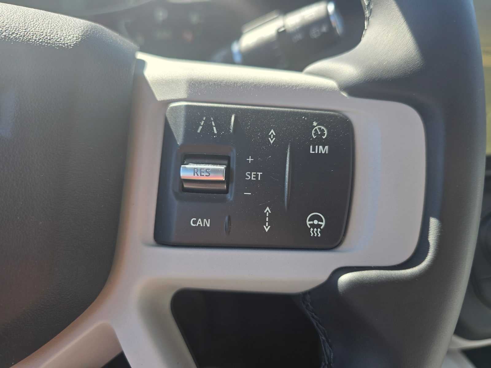 2026 Land Rover Defender X-Dynamic SE 110 P400