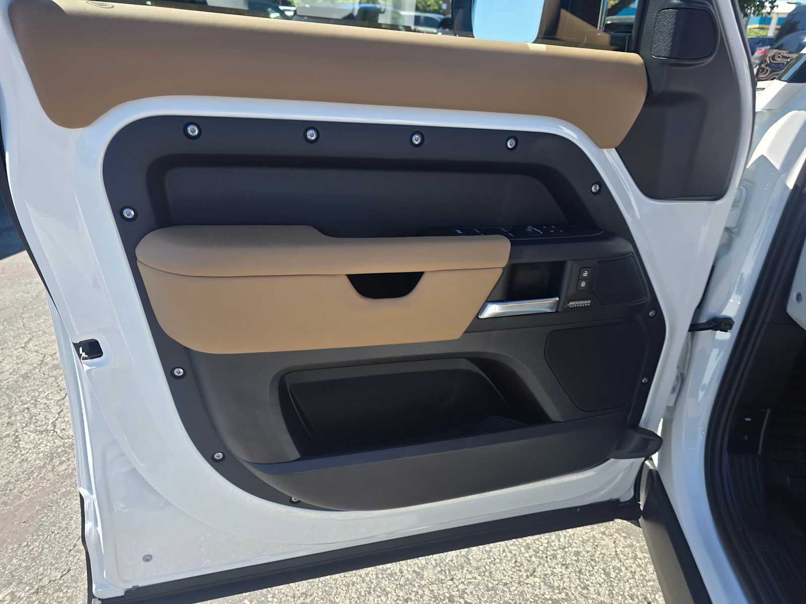 2026 Land Rover Defender X-Dynamic SE 110 P400