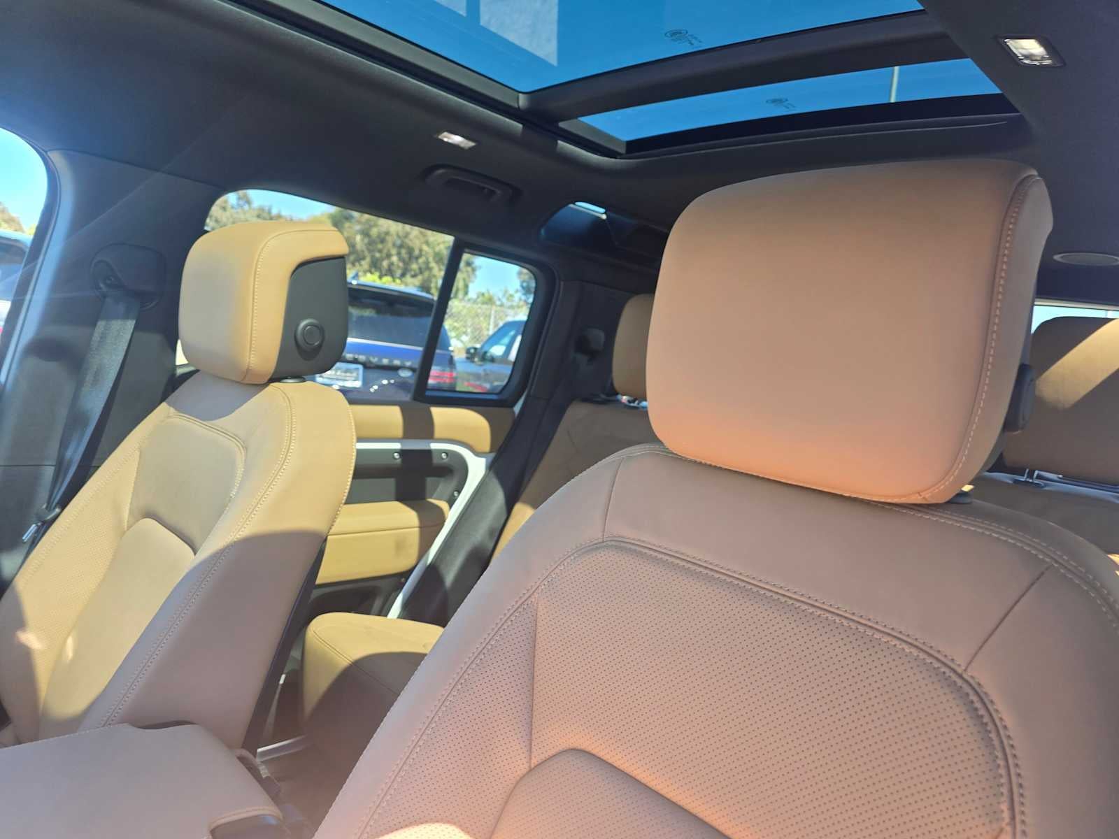 2026 Land Rover Defender X-Dynamic SE 110 P400
