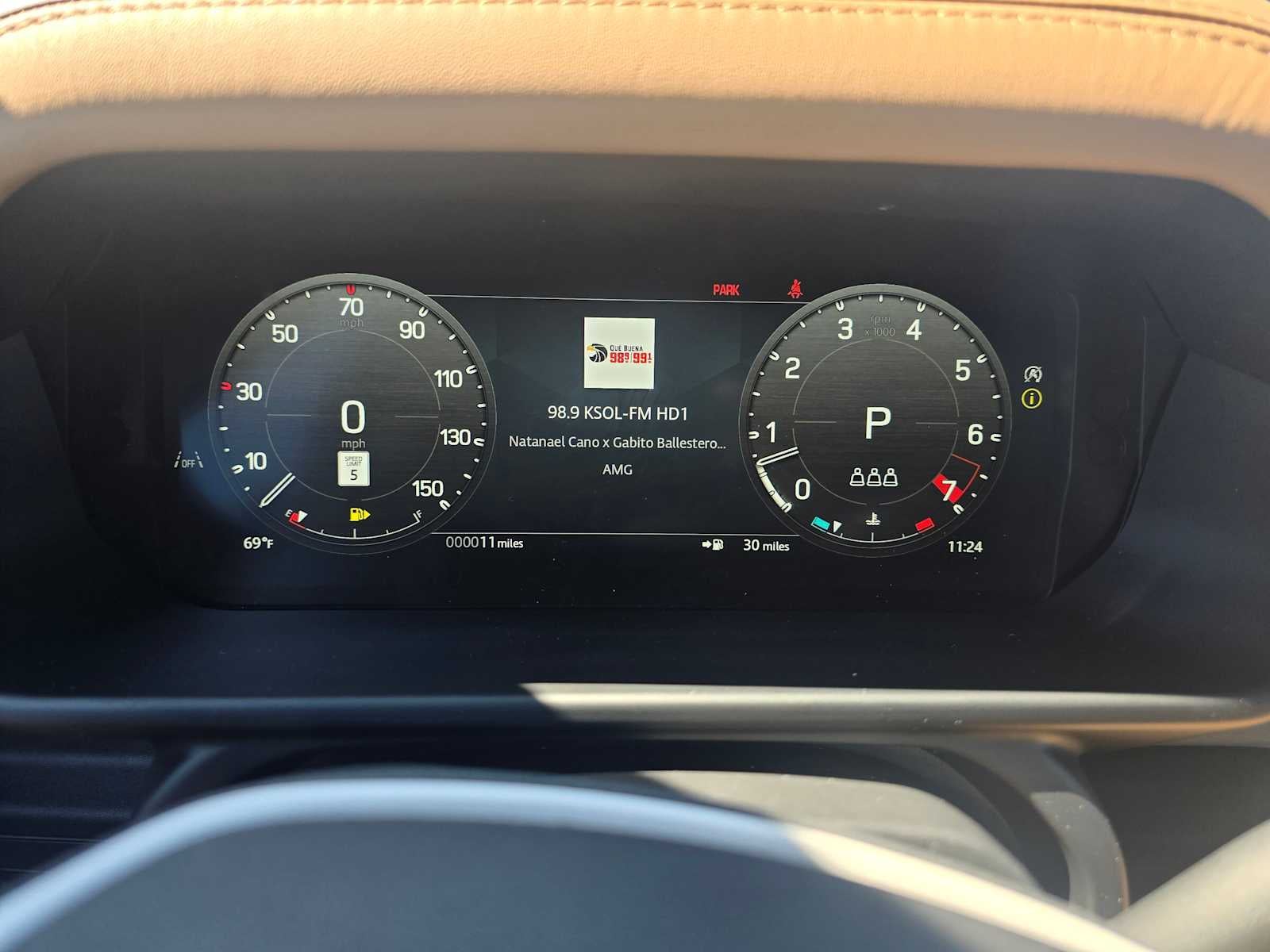 2026 Land Rover Defender X-Dynamic SE 110 P400