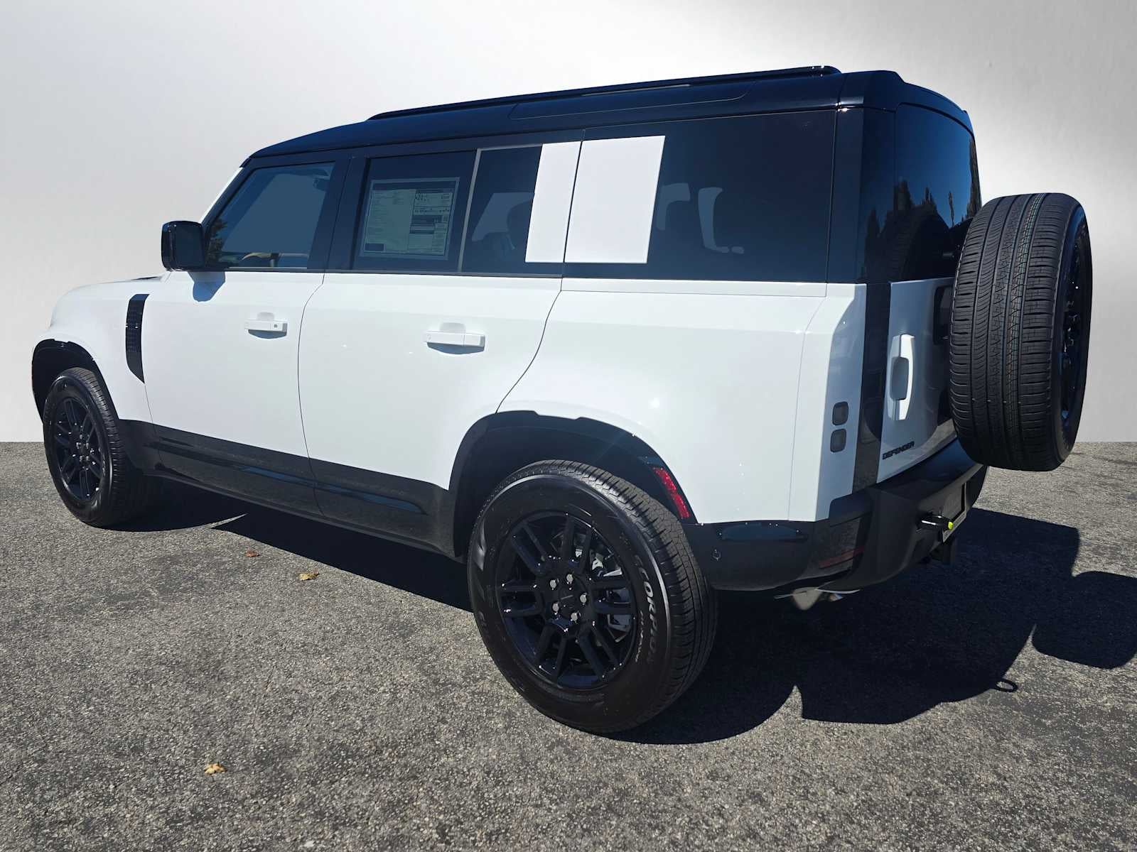 2026 Land Rover Defender X-Dynamic SE 110 P400