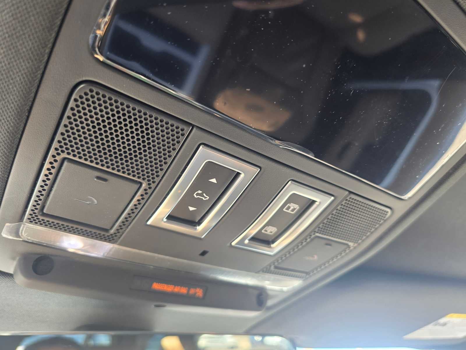 2026 Land Rover Defender X-Dynamic SE 110 P400