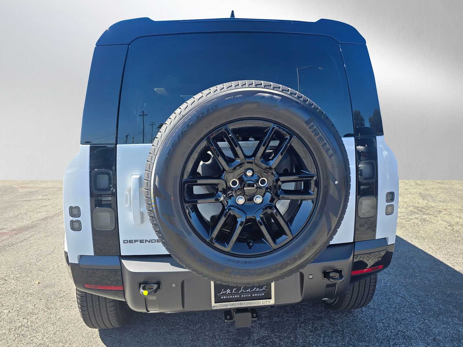 2026 Land Rover Defender X-Dynamic SE 110 P400
