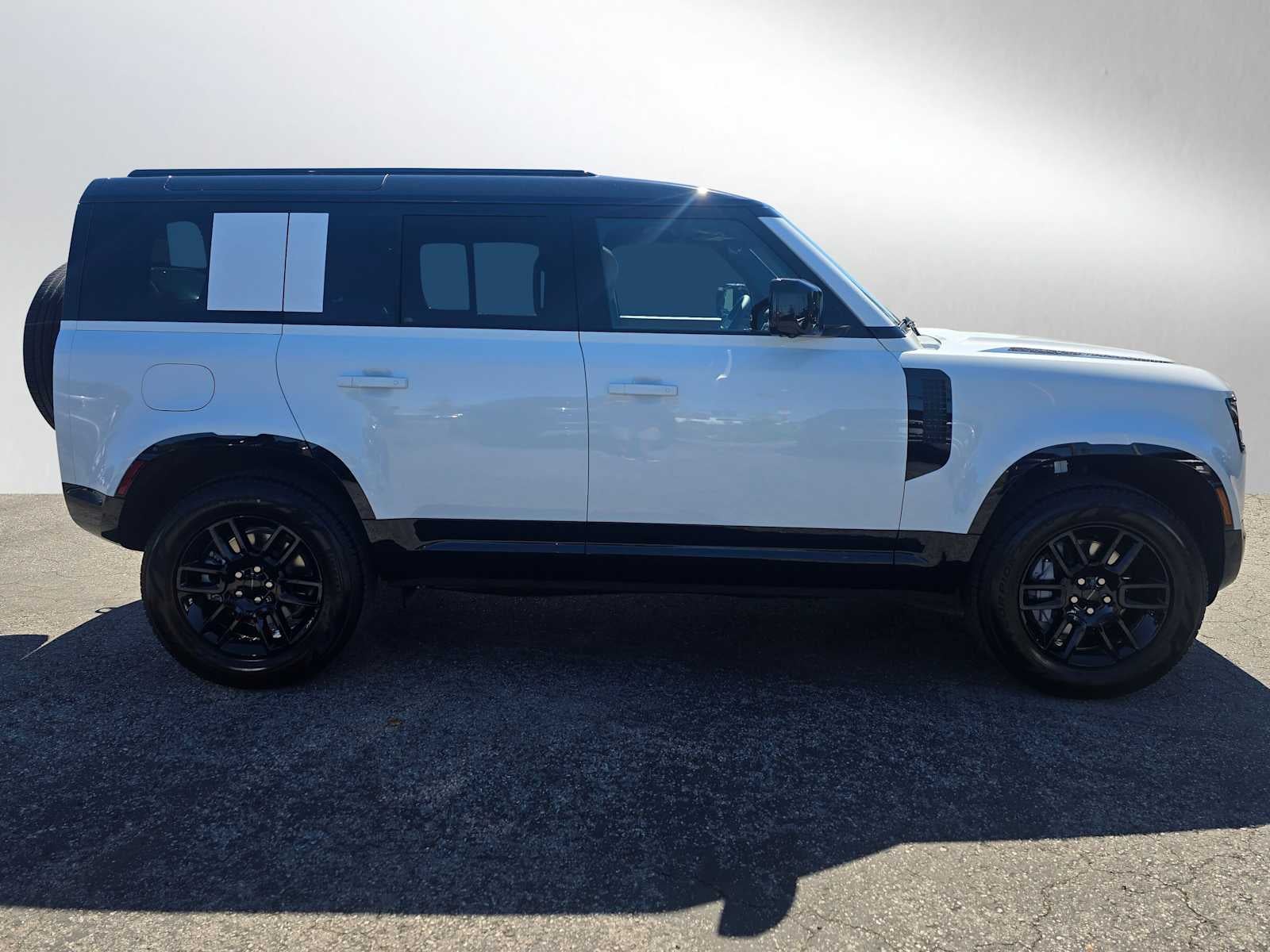 2026 Land Rover Defender X-Dynamic SE 110 P400