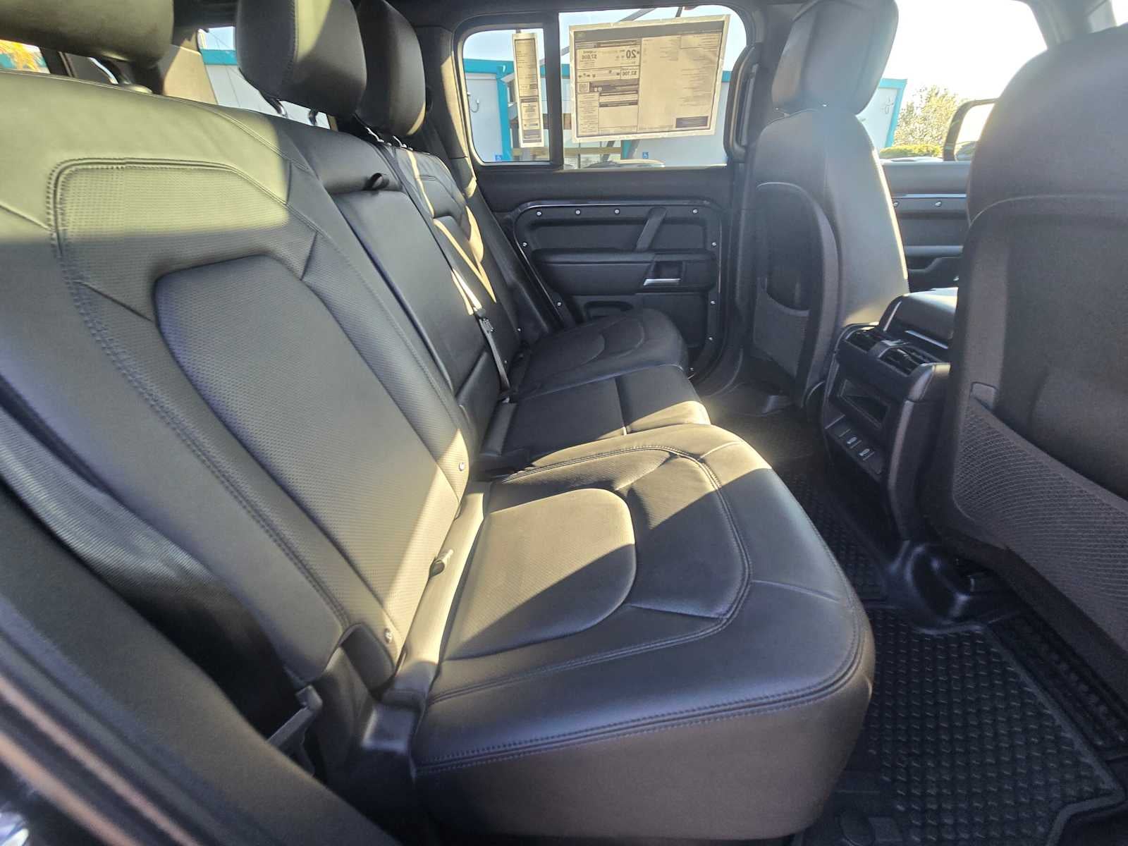 2026 Land Rover Defender X-Dynamic SE 110 P400