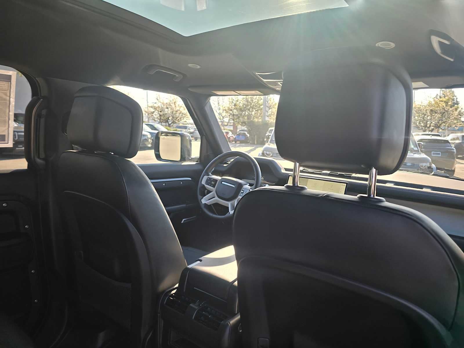 2026 Land Rover Defender X-Dynamic SE 110 P400
