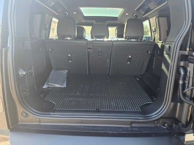 2026 Land Rover Defender X-Dynamic SE 110 P400