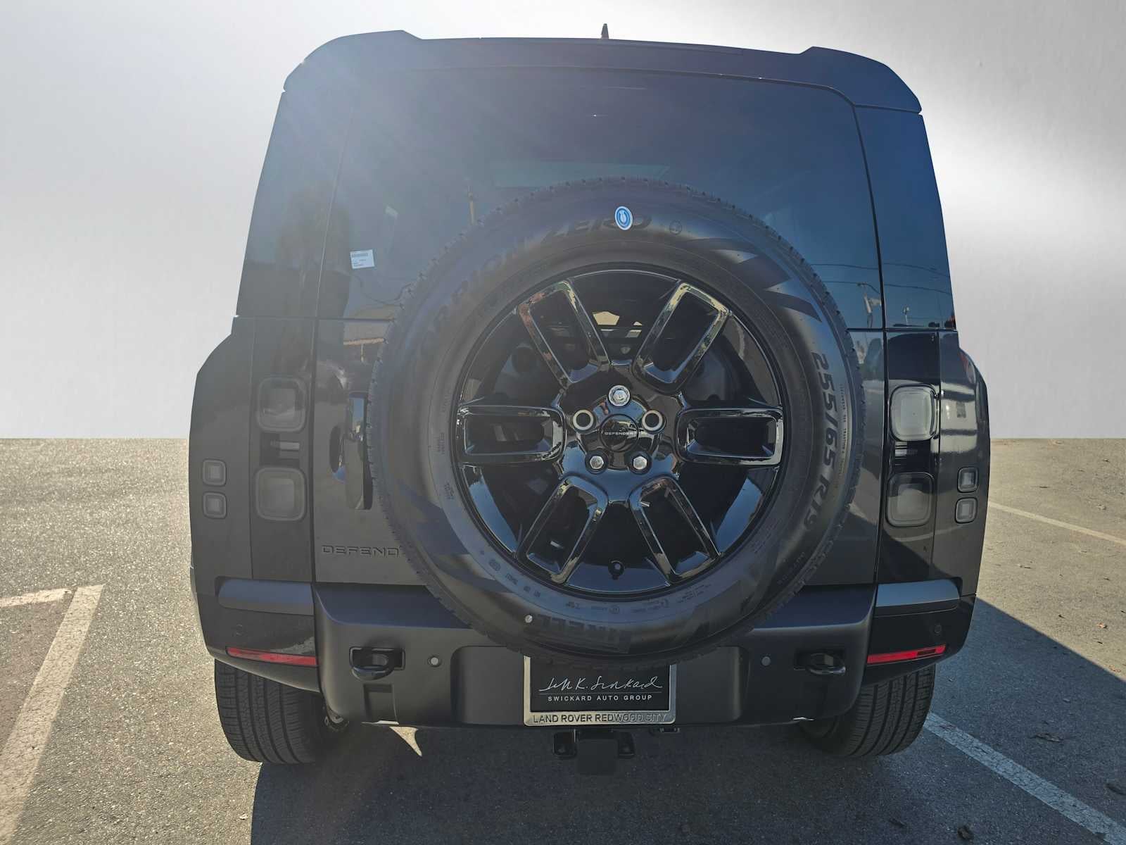2026 Land Rover Defender X-Dynamic SE 110 P400