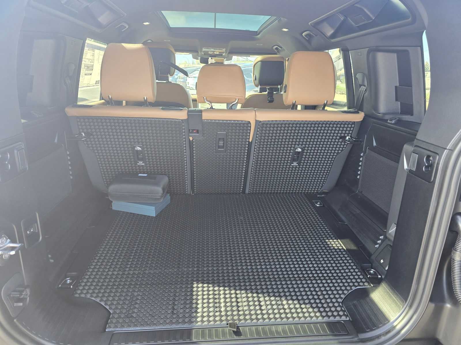 2026 Land Rover Defender X-Dynamic SE 110 P400