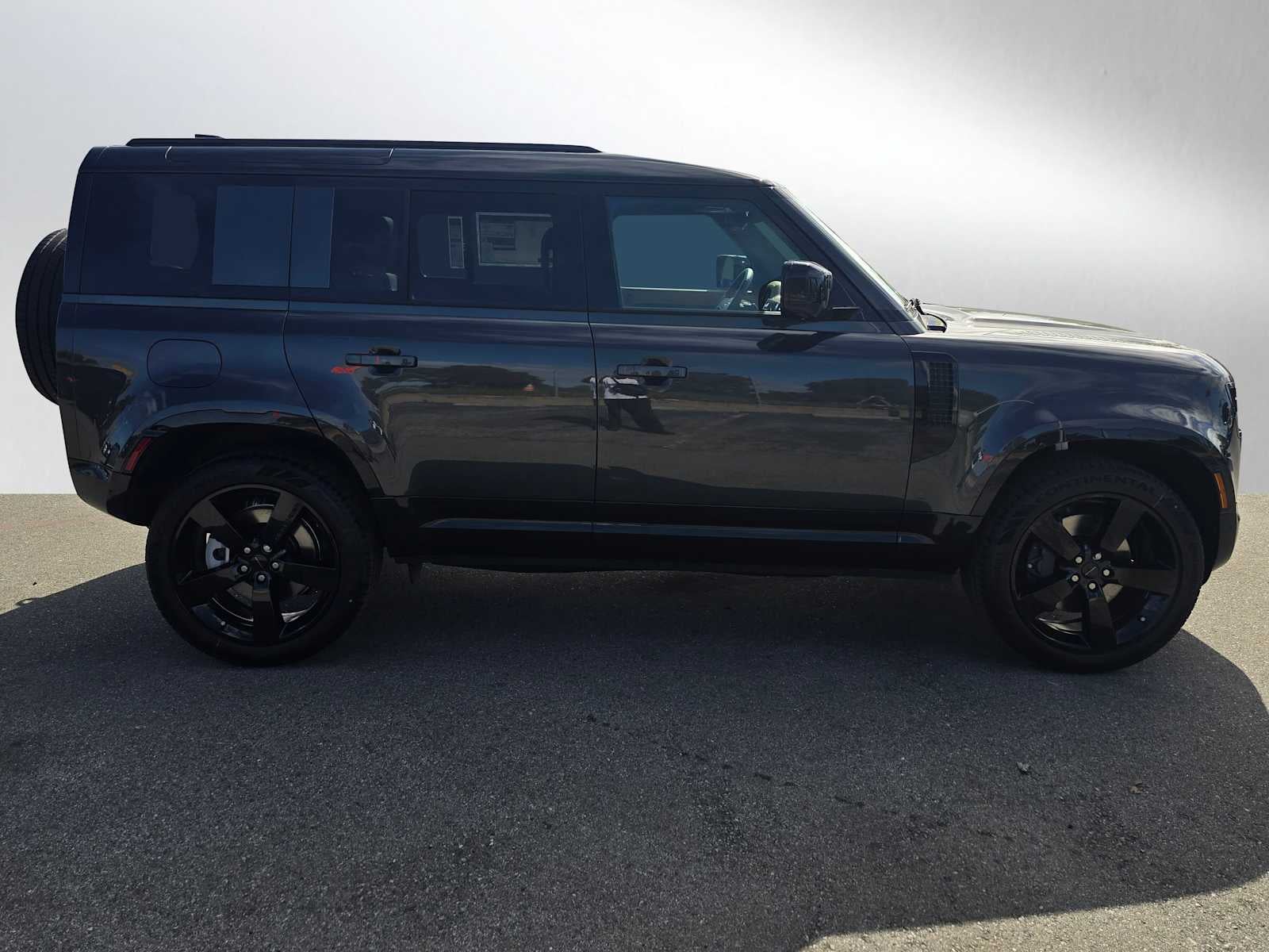 2026 Land Rover Defender X-Dynamic SE 110 P400