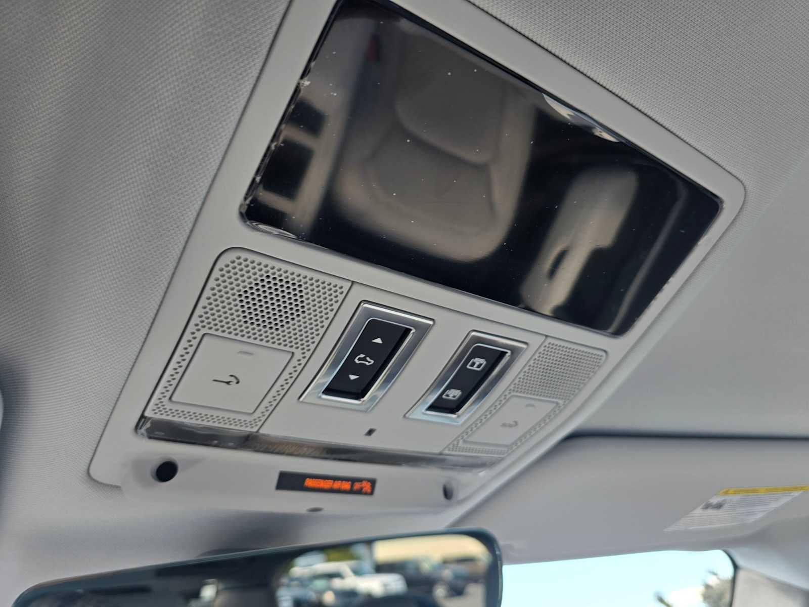 2026 Land Rover Defender X-Dynamic SE 110 P400