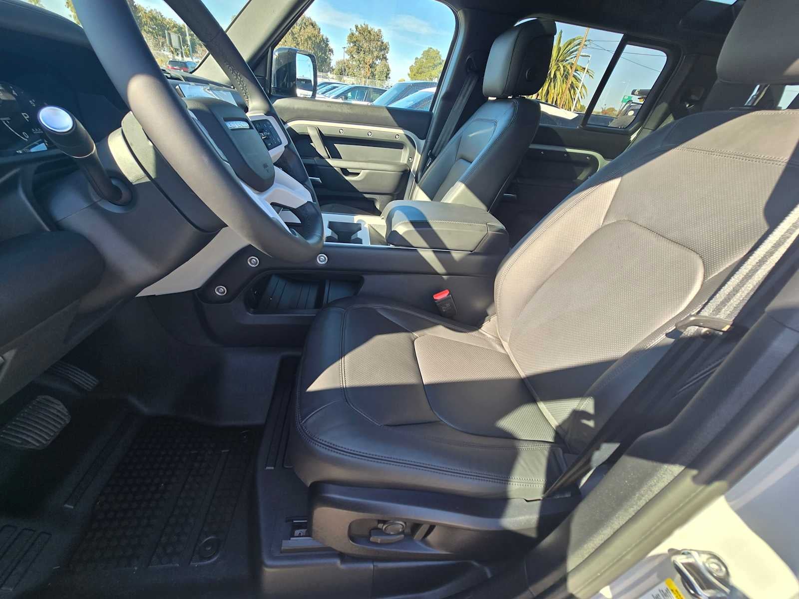 2026 Land Rover Defender X-Dynamic SE 110 P400