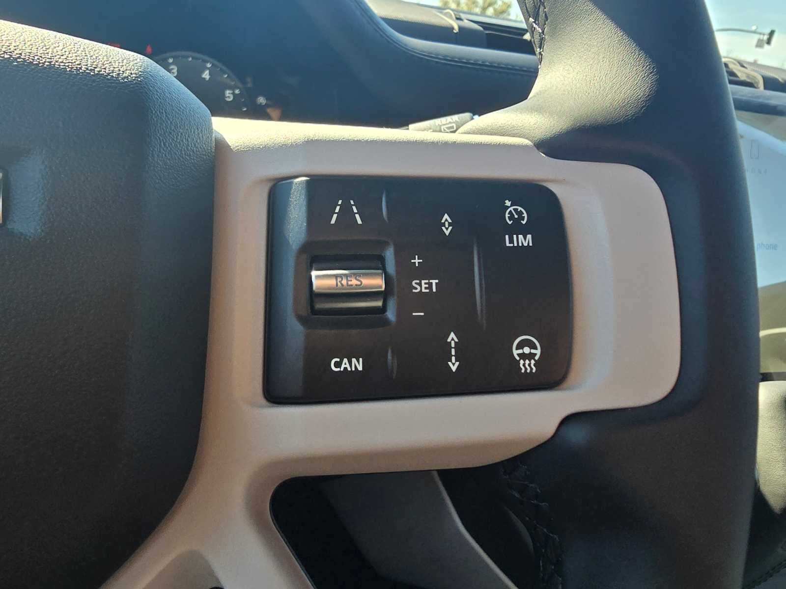 2026 Land Rover Defender X-Dynamic SE 110 P400