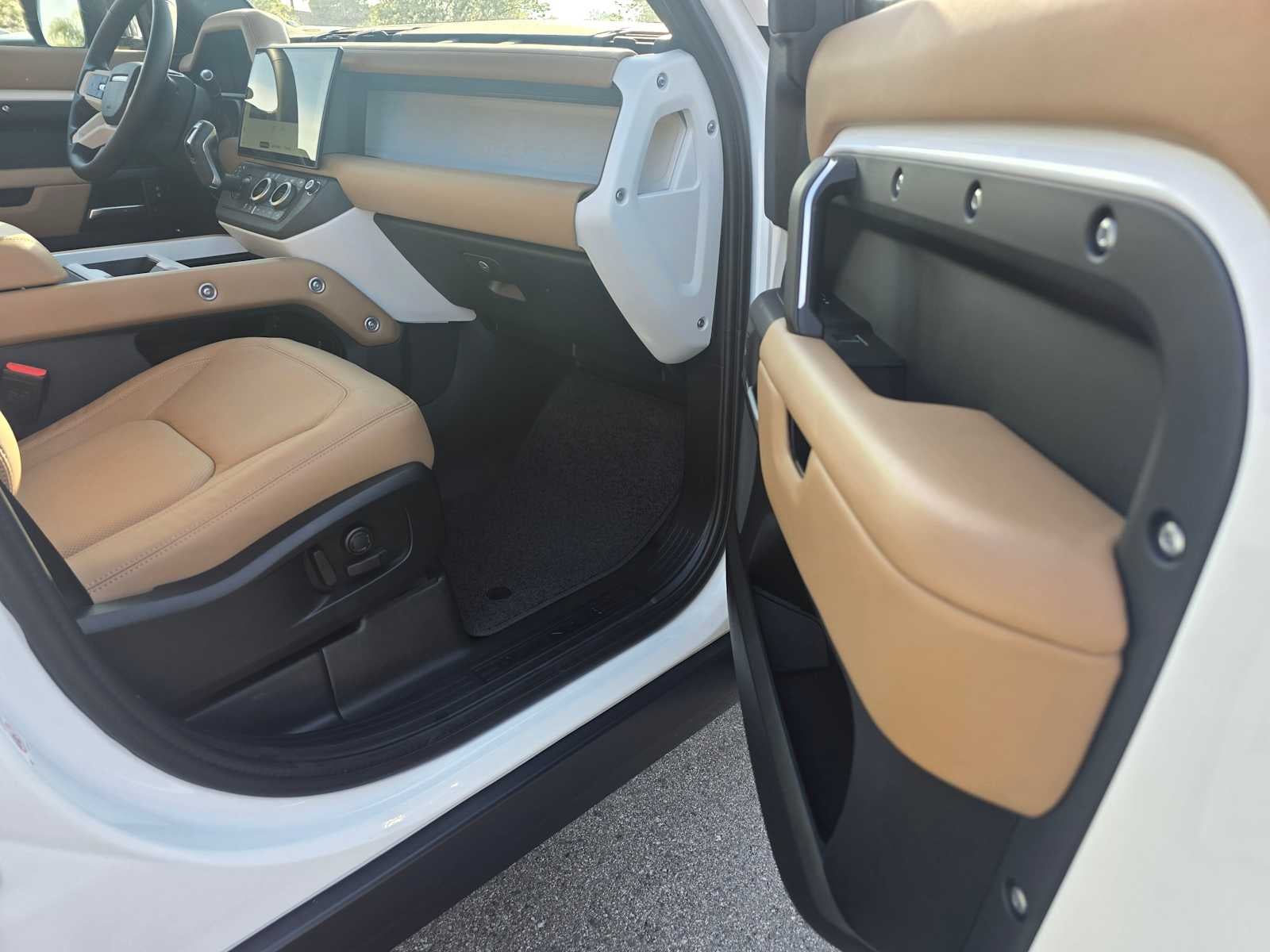 2026 Land Rover Defender X-Dynamic SE 110 P400