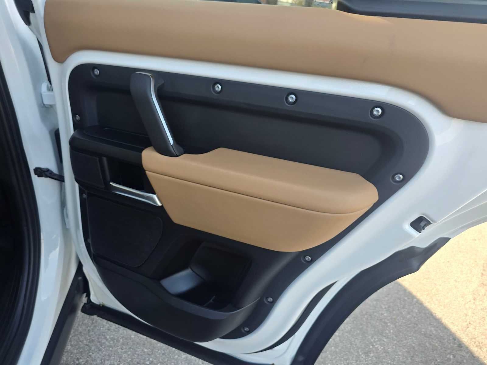 2026 Land Rover Defender X-Dynamic SE 110 P400