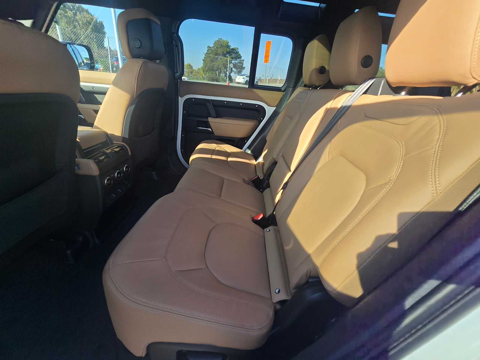 2026 Land Rover Defender X-Dynamic SE 110 P400