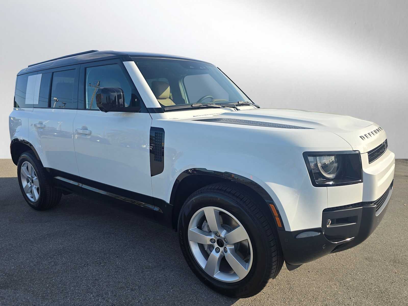 2026 Land Rover Defender X-Dynamic SE 110 P400
