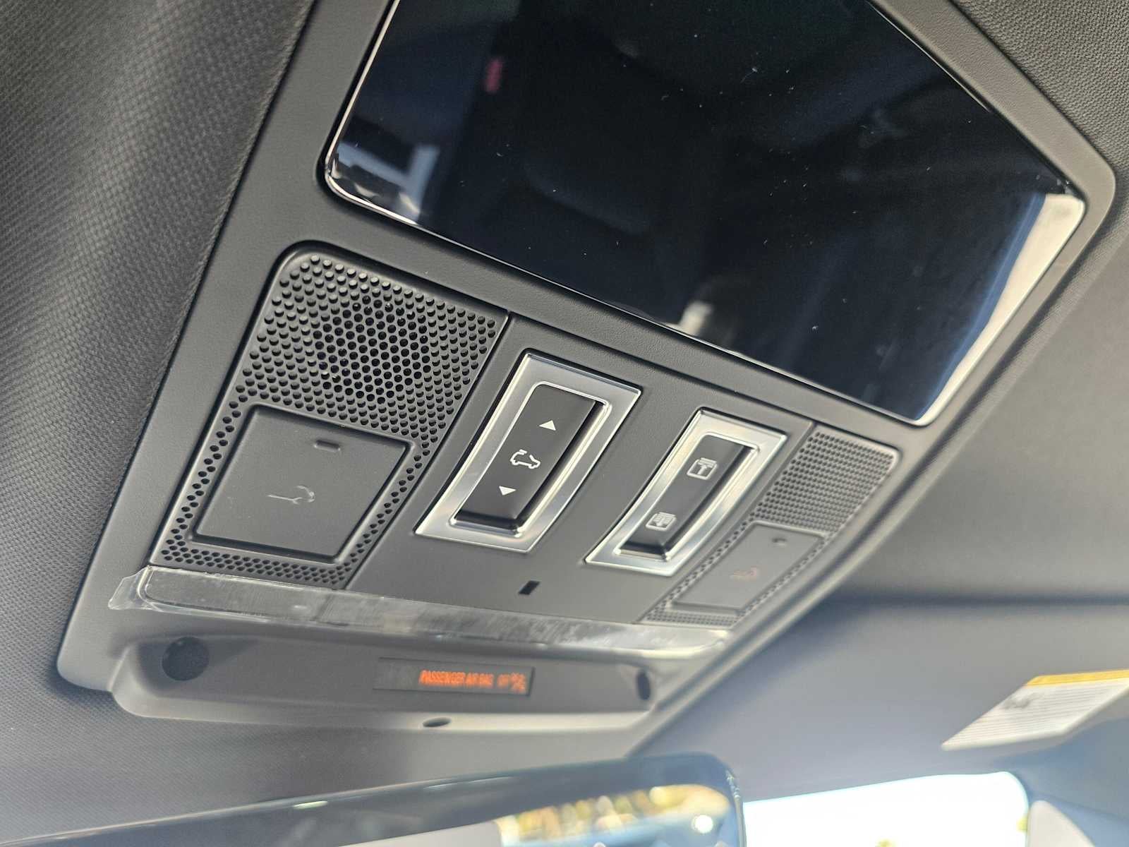 2026 Land Rover Defender X-Dynamic SE 110 P400