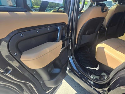 2026 Land Rover Defender X-Dynamic SE 110 P500