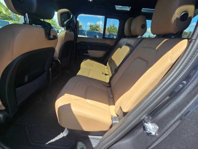 2026 Land Rover Defender X-Dynamic SE 110 P500