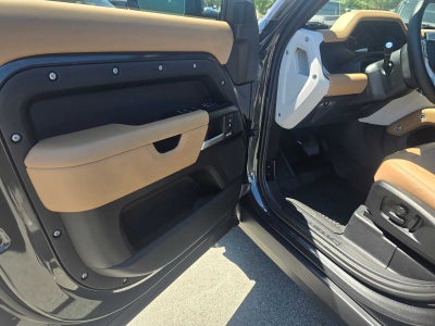 2026 Land Rover Defender X-Dynamic SE 110 P500