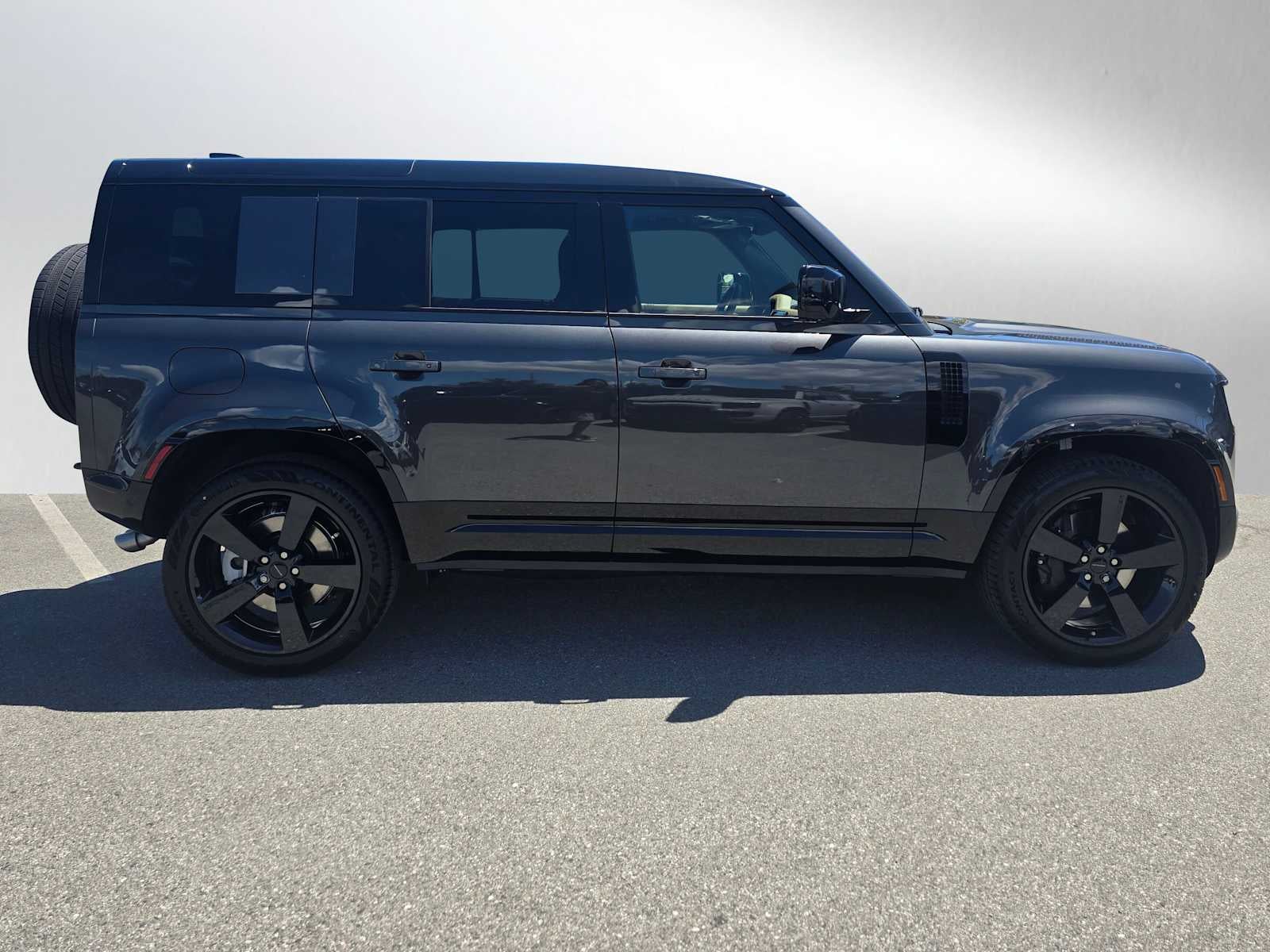 2026 Land Rover Defender X-Dynamic SE 110 P500