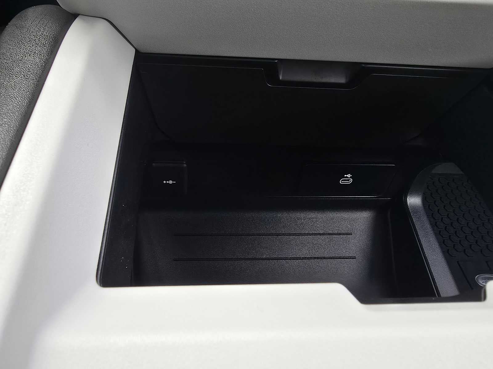 2026 Land Rover Defender S 110 P300