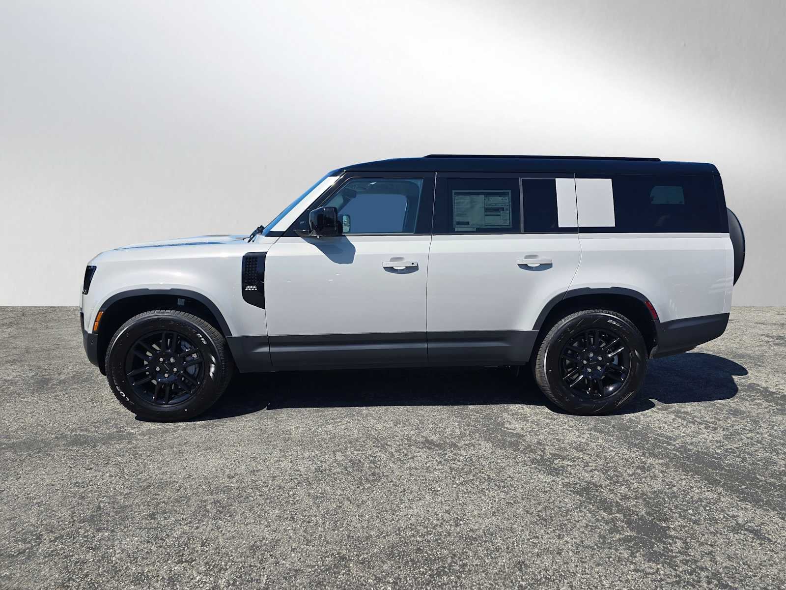 2026 Land Rover Defender S 130 P300