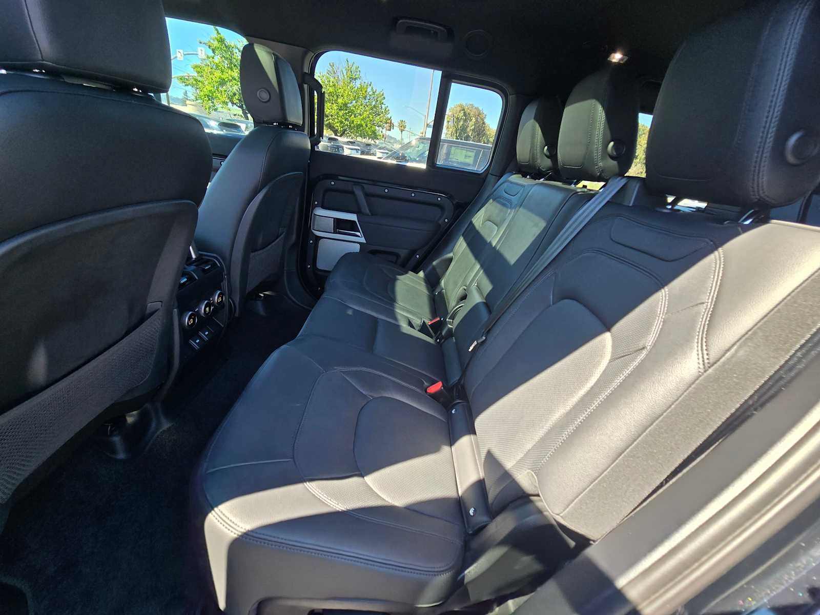 2023 Land Rover Defender SE 130 AWD