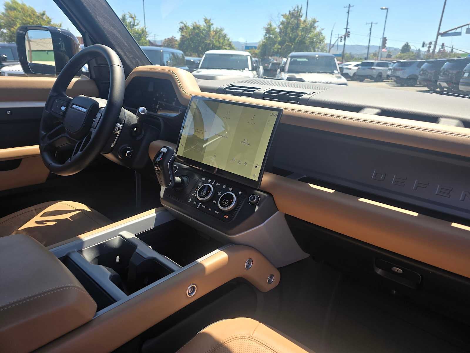 2026 Land Rover Defender V8 110 P525