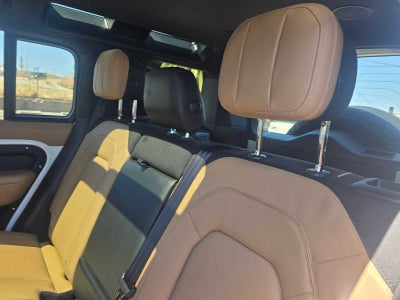 2026 Land Rover Defender V8 110 P525
