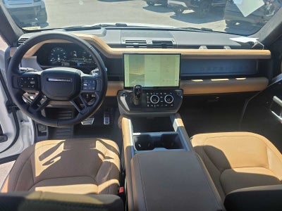 2026 Land Rover Defender V8 110 P525