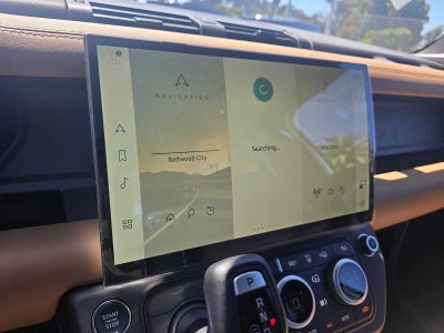 2026 Land Rover Defender V8 110 P525