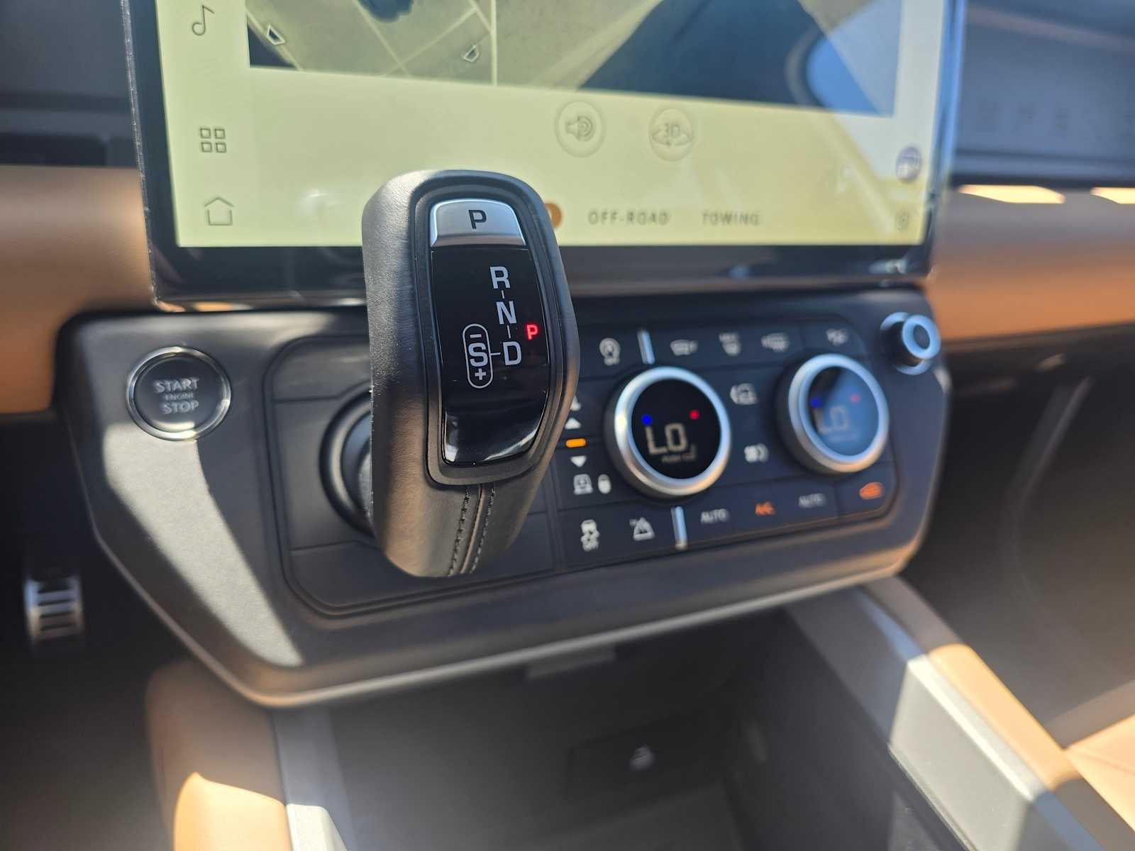 2026 Land Rover Defender V8 110 P525