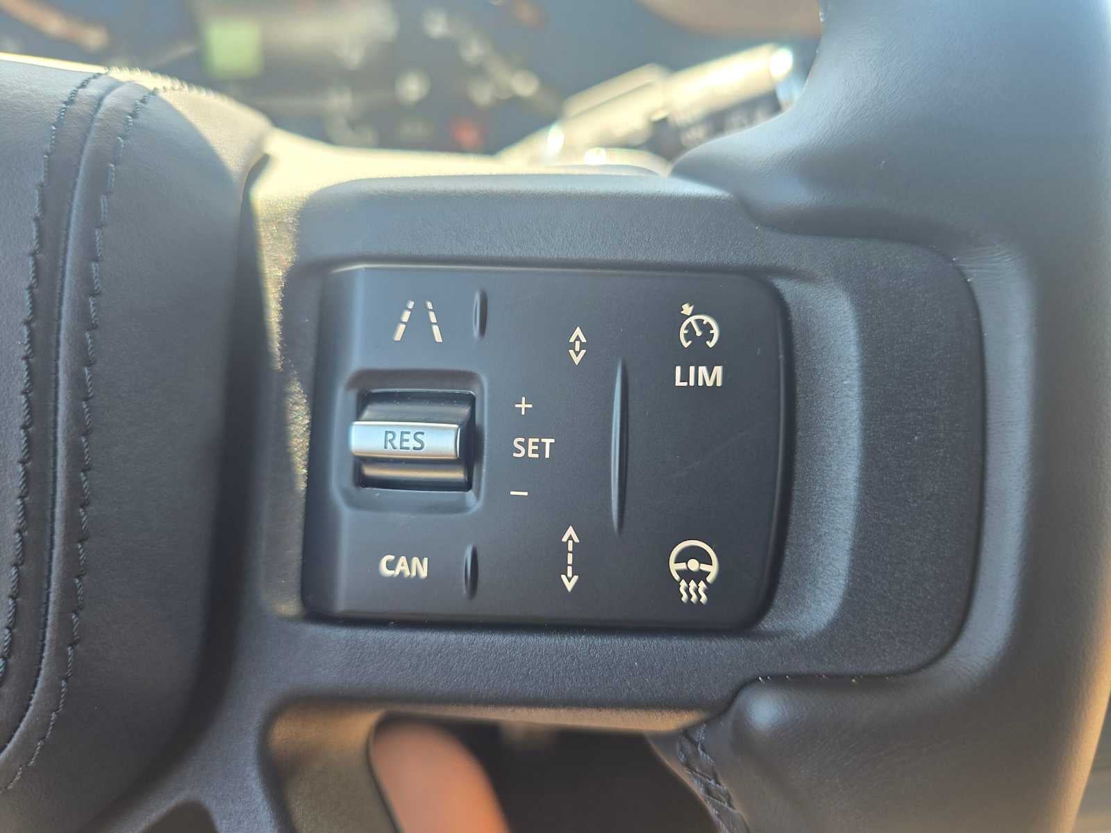 2026 Land Rover Defender V8 110 P525